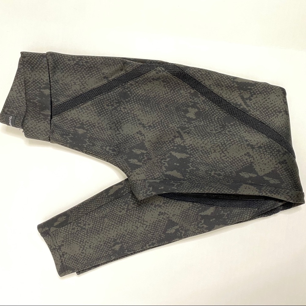 Rock & Republic Snake Print Leggings - Picture 5 of 5